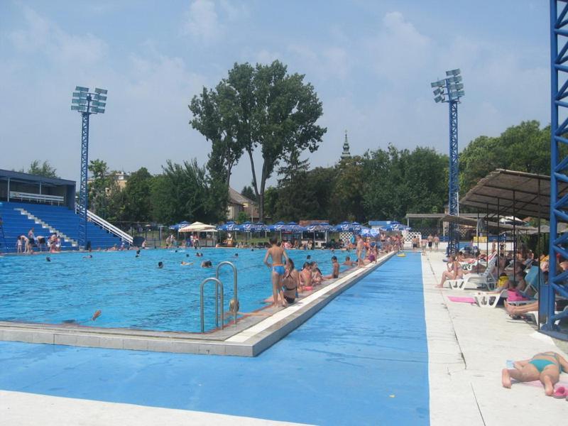Apartman Ana Becej Luaran gambar
